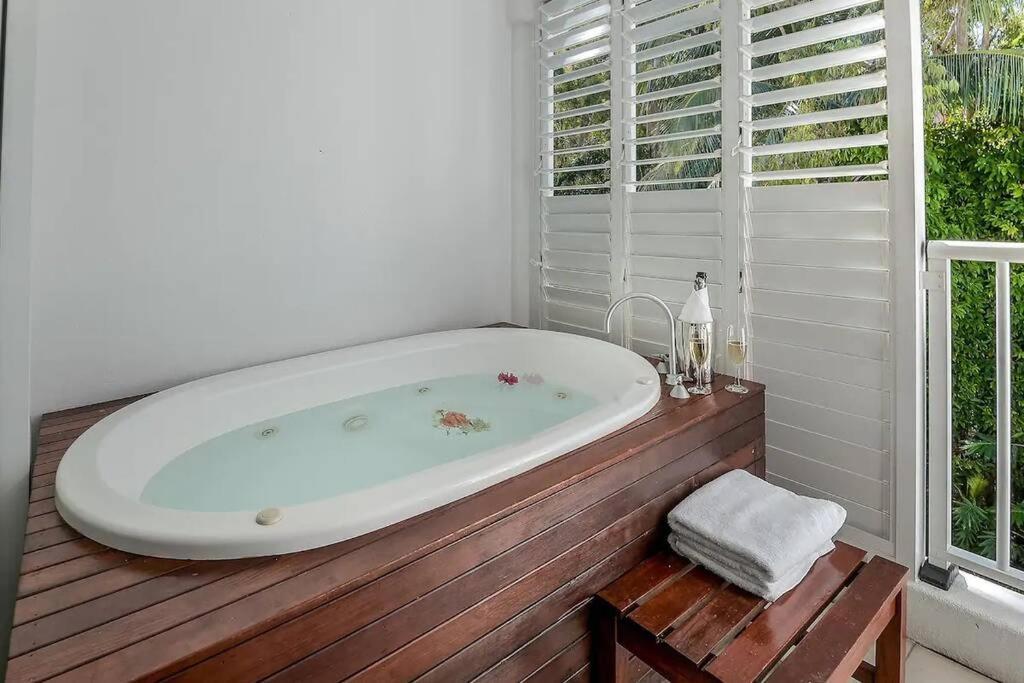 Beach Club Palm Cove Serenity Wing 3 Bed Penthouse Exterior foto